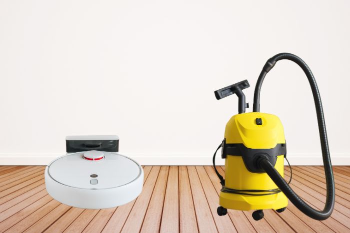 Robot Vacuum vs Traditional Vacuum: A Concise Guide to Choosing the Right Cleaner
